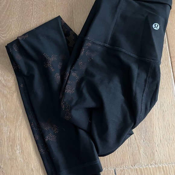 Lululemon high rise leggings with camo print - Picture 2 of 3
